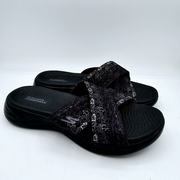 Skechers GOGA Max Go Walk Flex Sandal-Impressed Slide Black & Gray - Picture 2 of 10